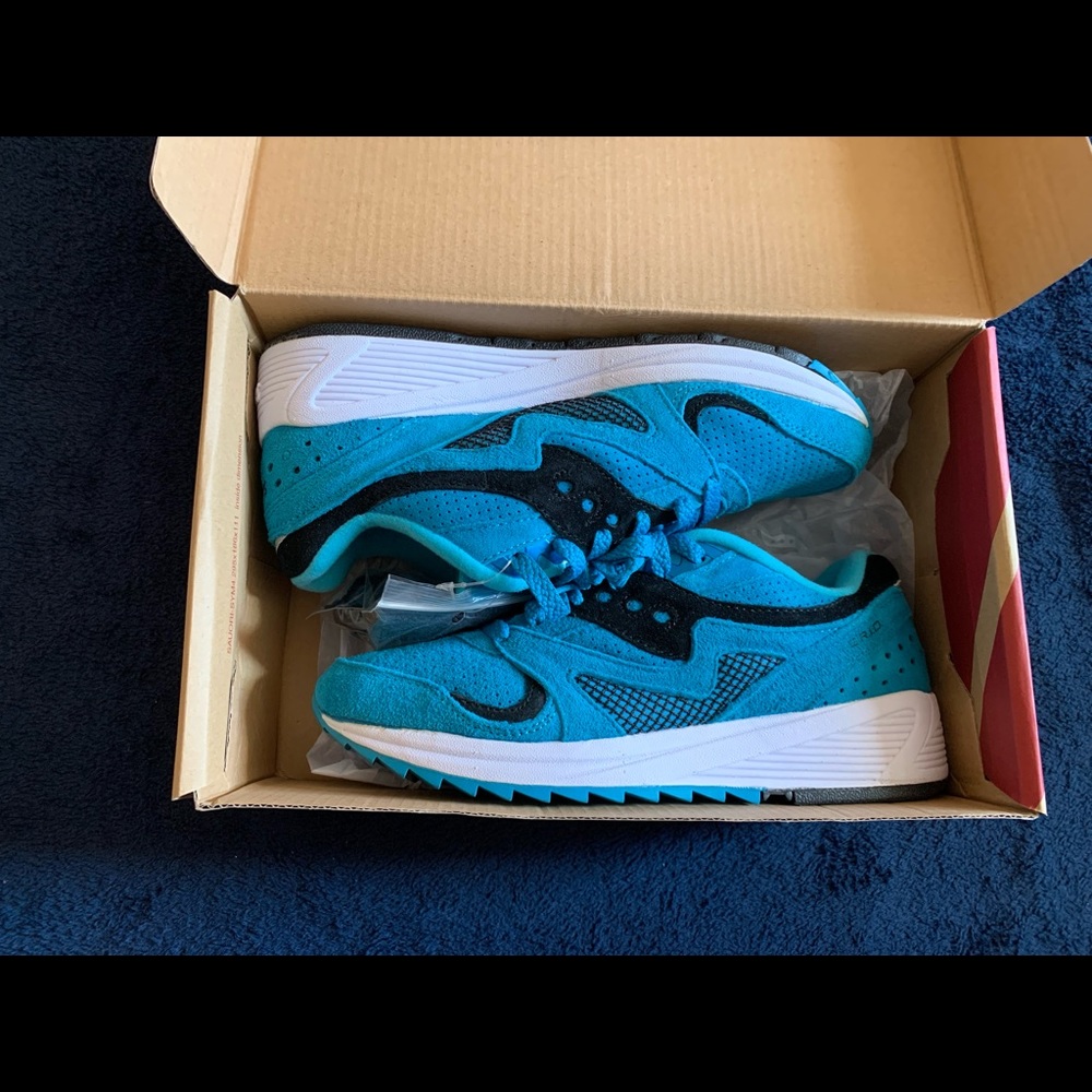 SAUCONY GRID 8000 (M) 6 SZ (W) 7.5